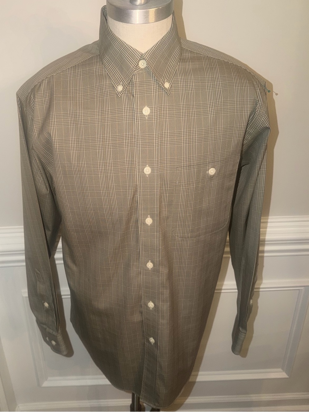 Orvis Men's Olive gingham Med Button-Down Dress Shirt
(128)